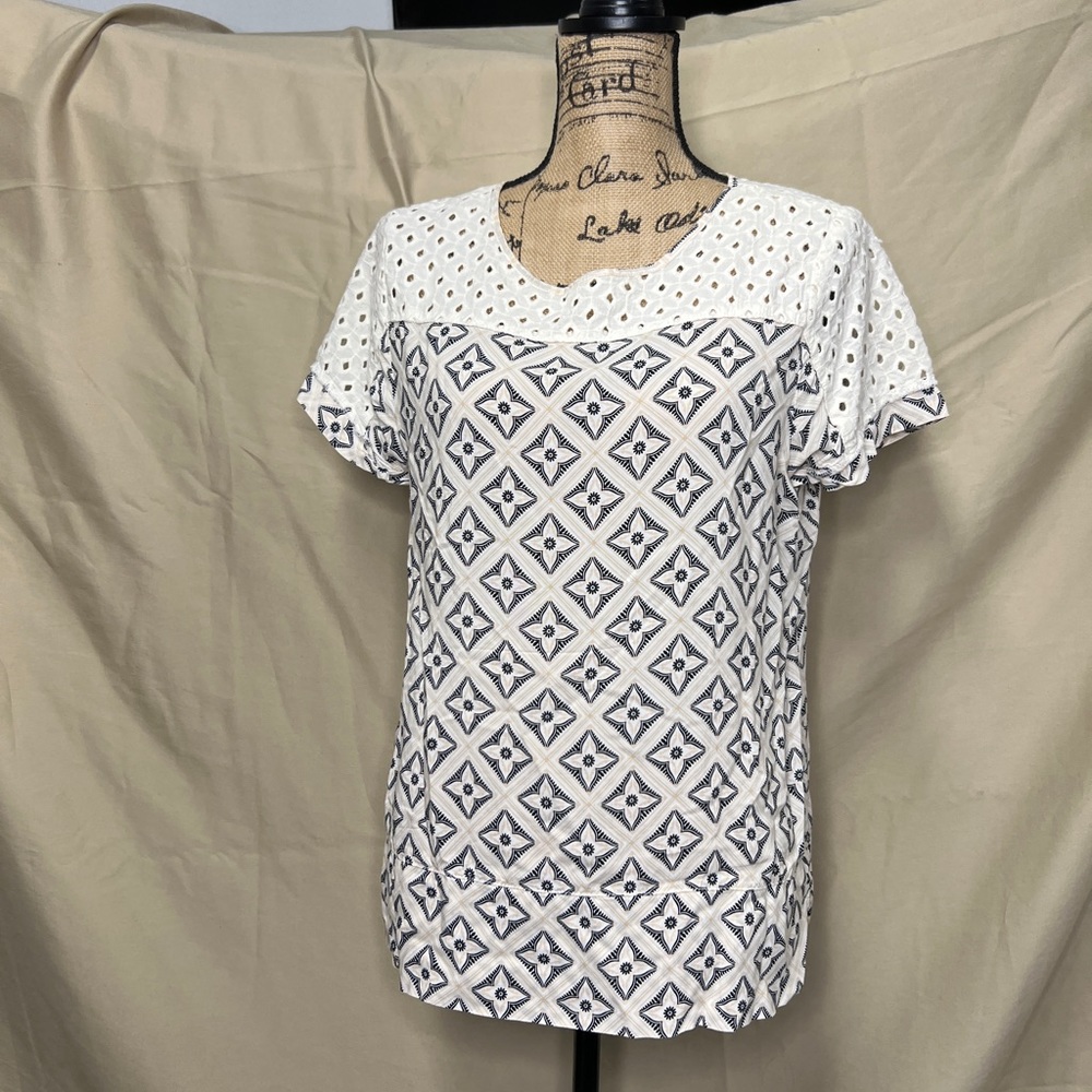 Cato short sleeve blouse, size Large.